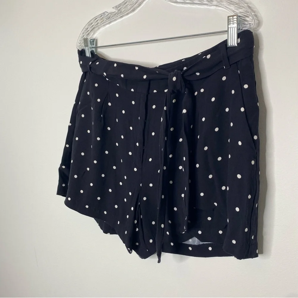 LOFT black white